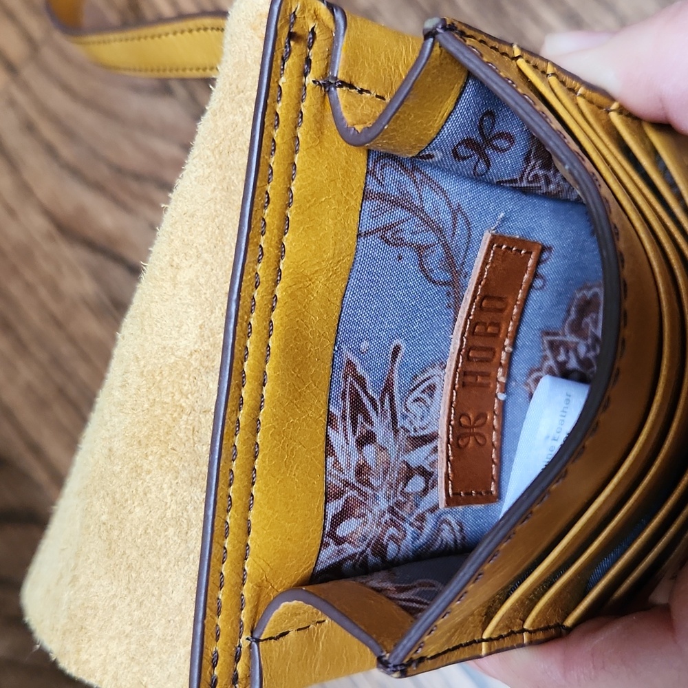Hobo mustard cell phone cross body bag, EUC - Picture 3 of 3